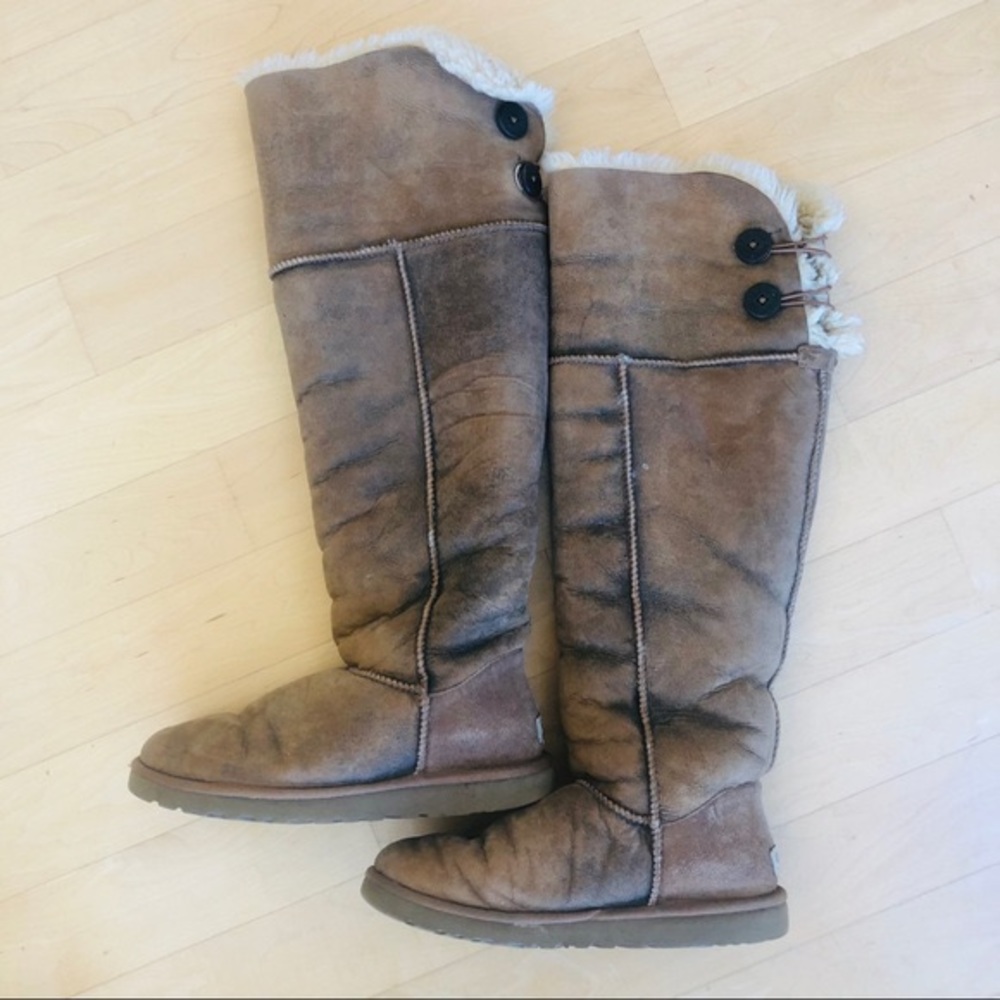 *RARE* UGG Australia Over-The-Knee Bailey Button,9